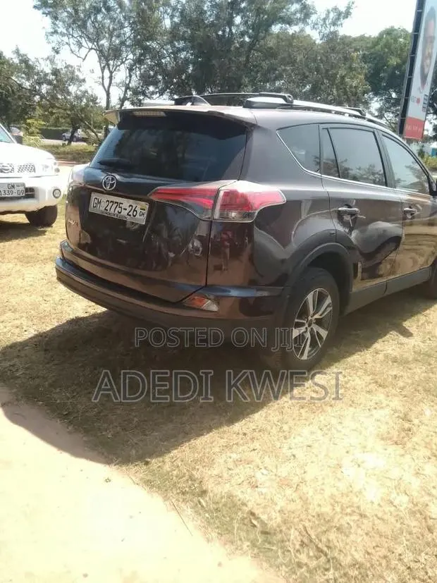Toyota RAV4 2015 Red · Photo 1