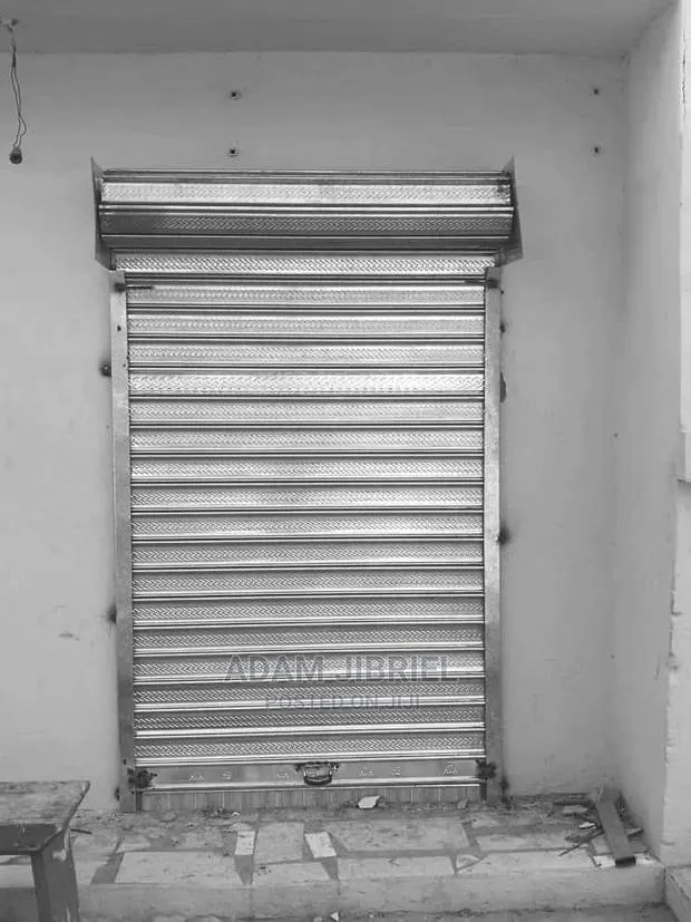 Roller Shutter · Photo 1