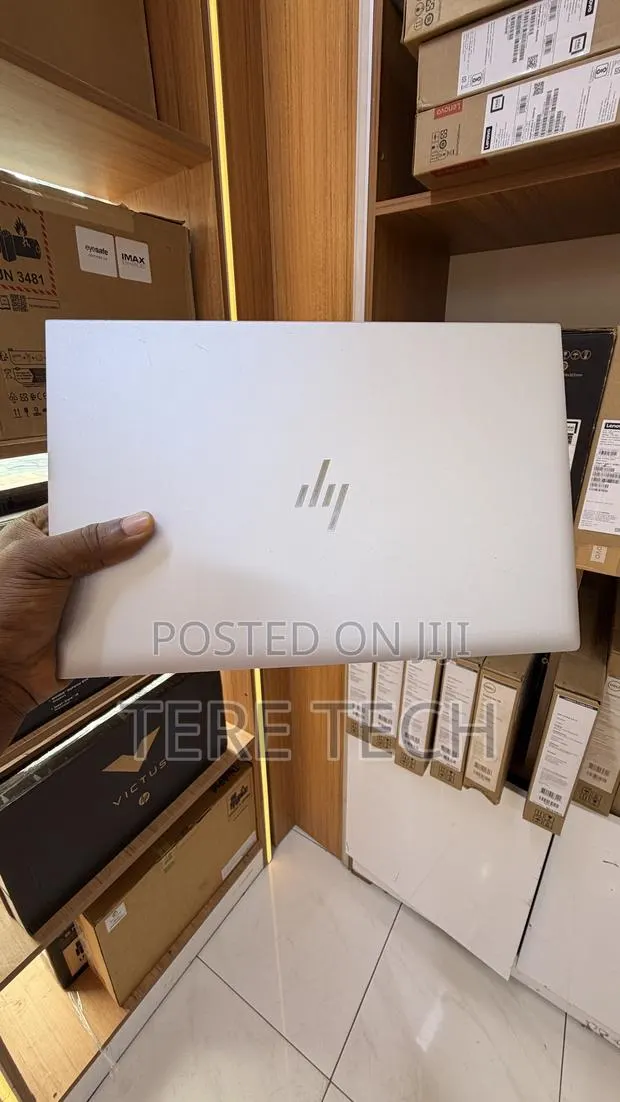 New Laptop HP EliteBook 840 G8 8GB Intel Core i5 SSD 256GB · Photo 1