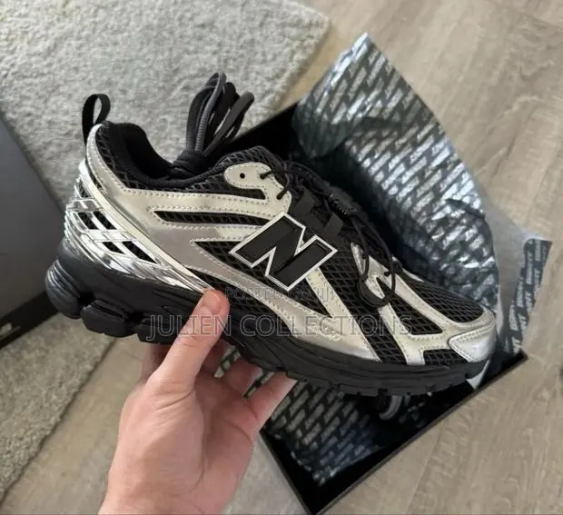 ? New Balance 1906 Sliver Black · Photo 1