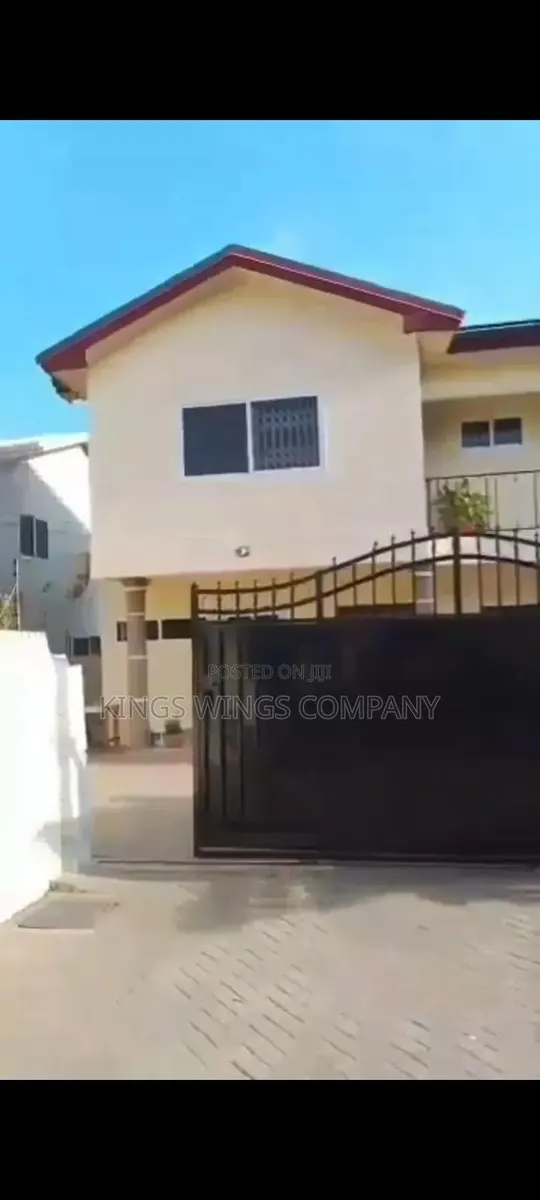 4bdrm House in Eclipse Estate, Sakumono for rent · Photo 1