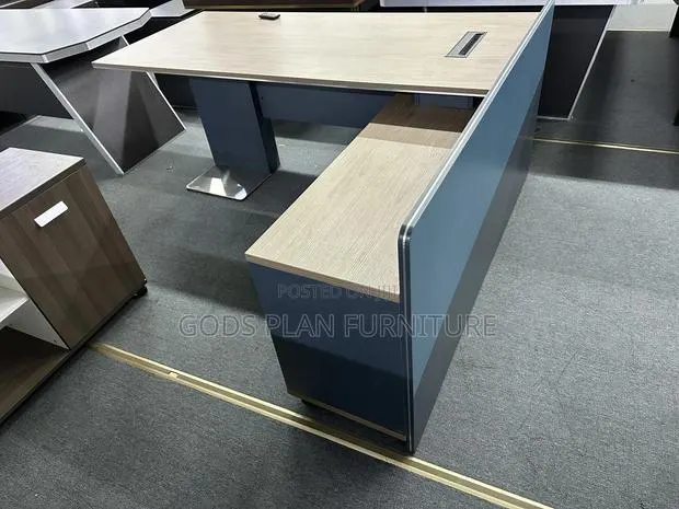 Office Table (9d31) · Photo 1