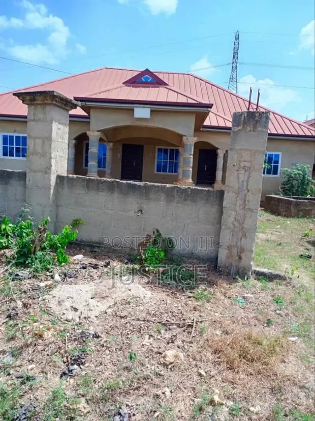 4bdrm House in Trede Kumasi for sale · Photo 1