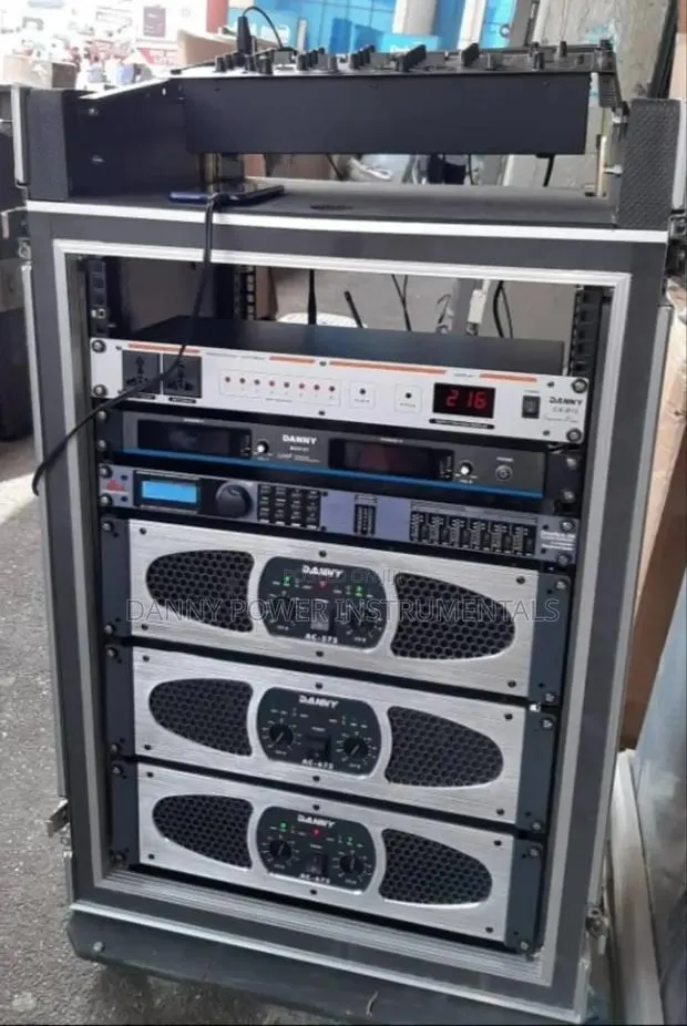 Set of Danny Amplifiers in Rack · Photo 1