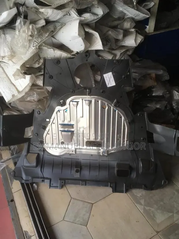 CR-V 17 Engine Panel/Splash Guard.(HR-V,civic, ACCORD) · Photo 1