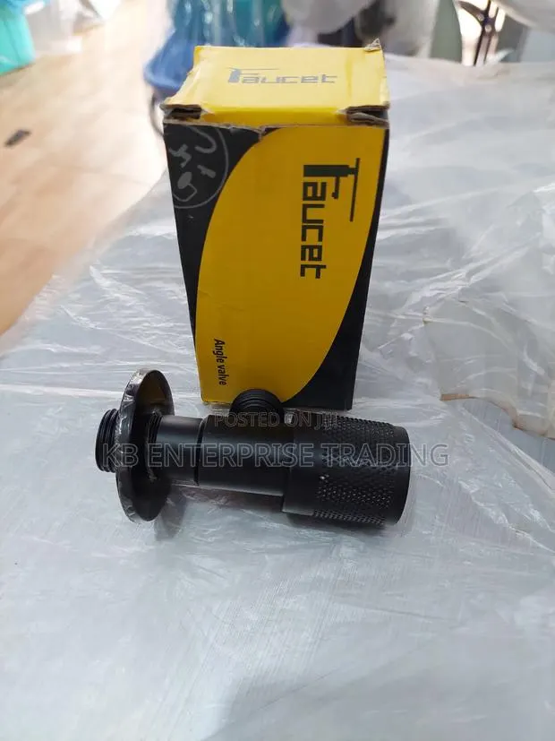Matte Black Angle Valve With Packaging Box · Photo 1