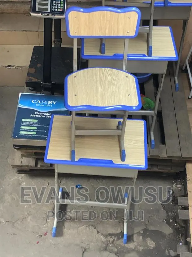Student Desk · Photo 1