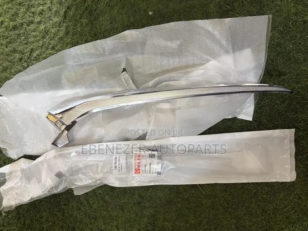 Honda CRV Cr-v Headlights Chrome Garnish 2023 2024 2025 2026 · Photo 1