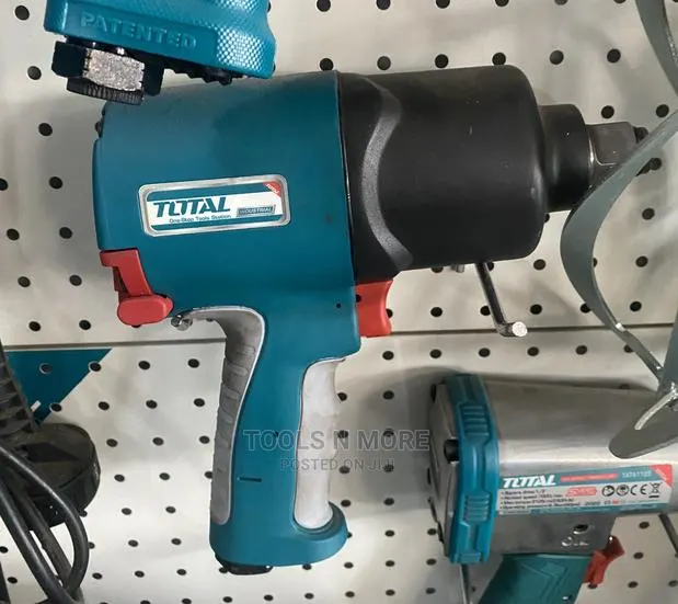 TOTAL Air Impact Wrench (3/4”) · Photo 1