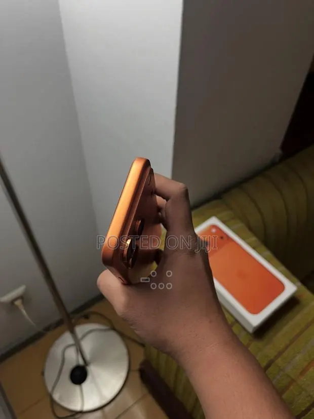 Apple iPhone 17 Pro Max 512 GB Orange · Photo 1