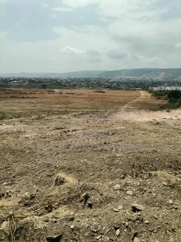 Acres of Land for Sale in Between Oyarifa and Danfa · Photo 1