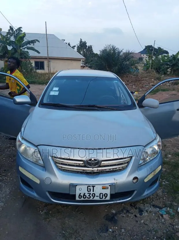 Toyota Corolla 2009 Silver · Photo 1