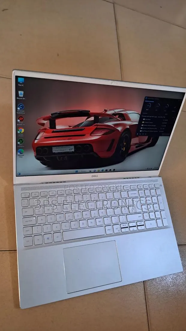 Laptop Dell Inspiron 15 7501 16GB Intel Core i5 SSD 256GB · Photo 1
