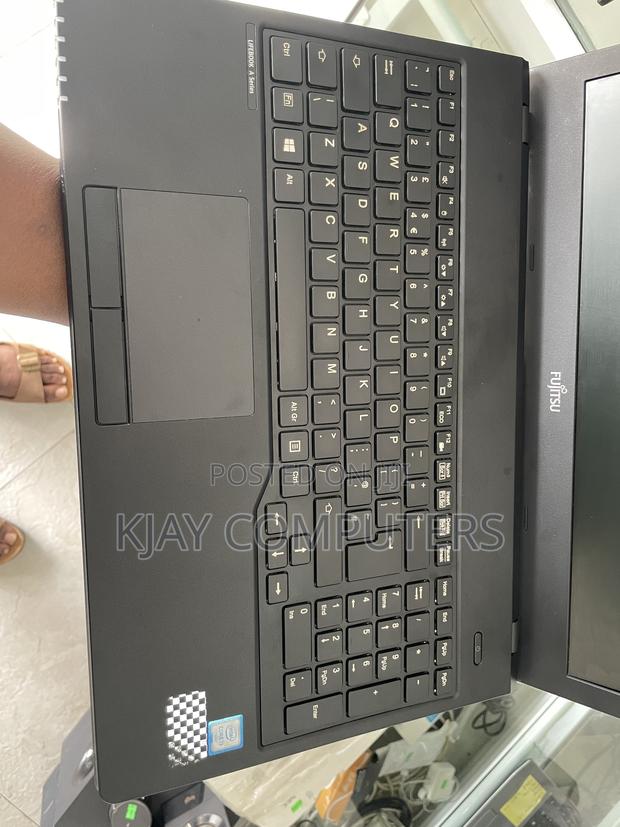 Laptop Fujitsu Lifebook A1220 8GB Intel Core i3 HDD 500GB · Photo 2