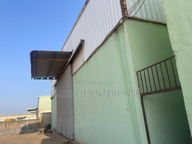 1000 SQM Warehouse at Tema 4 Rent · Photo 2