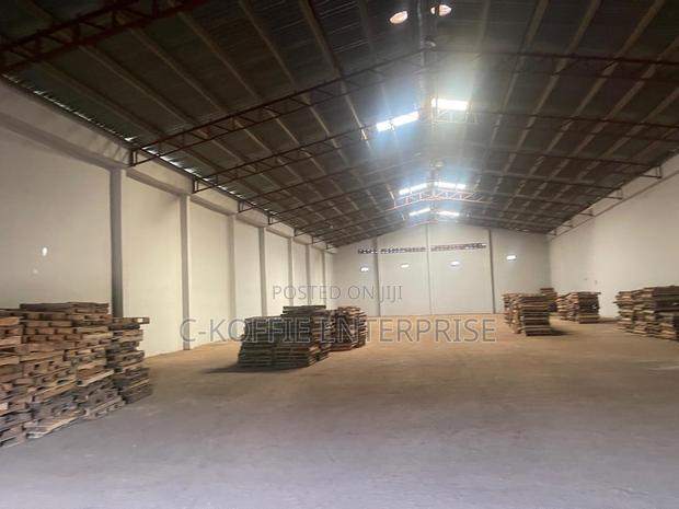 1000 SQM Warehouse at Tema 4 Rent · Photo 3