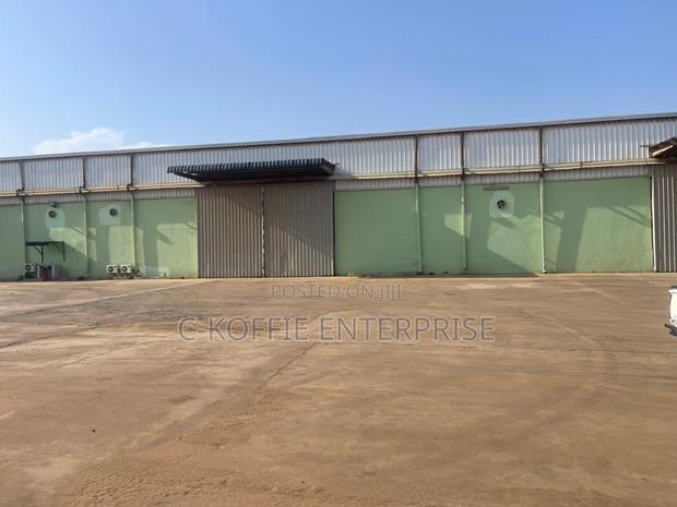 1000 SQM Warehouse at Tema 4 Rent · Photo 1