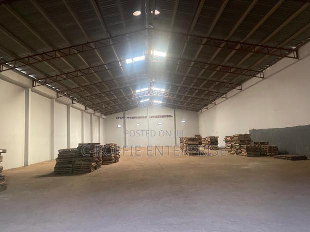 1000 SQM Warehouse at Tema 4 Rent · Photo 5
