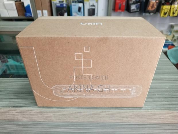 Unifi Lite 8-Port Gigabit Poe+ Compliant Managed Switch · Photo 1