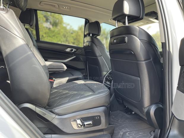BMW X7 xDrive40i 2023 White · Photo 8