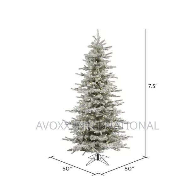 Vickerman 7.5'ft Flocked Sierra Fir Christmas Tree W/Lights · Photo 3