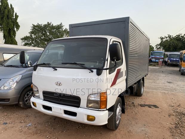Kia Bongo LLL 2013 White · Photo 4
