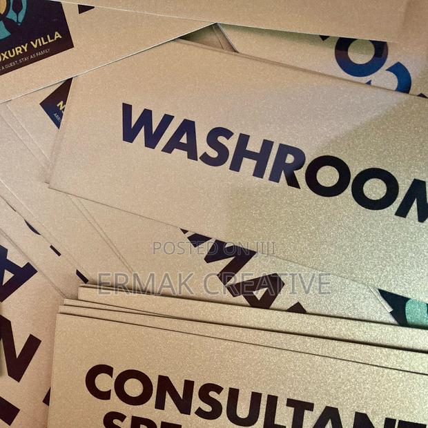 Door Label With Holder · Photo 5