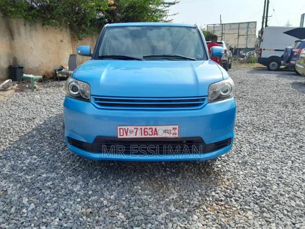 Toyota Corolla L 4dr Sedan (1.8L 4cyl 5M) 2012 Blue · Photo 2