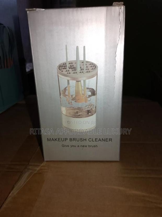 Makeup Brush Cleaner · Photo 1