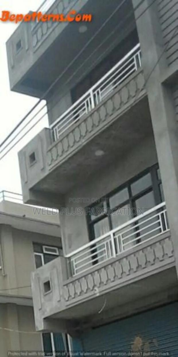 Simple Balcony Design · Photo 2