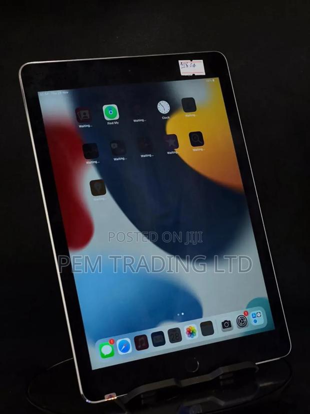 Apple iPad Air 2 128 GB Gray · Photo 1