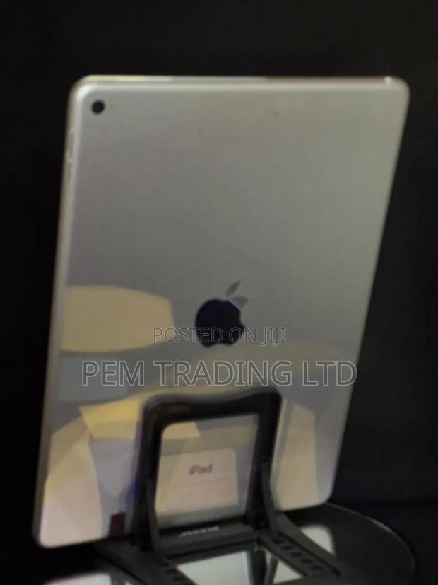 Apple iPad Air 2 128 GB Gray · Photo 2