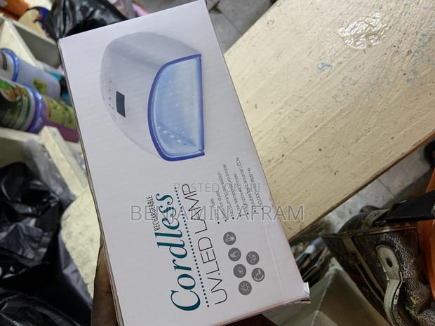 Cordless UV LED Lamp · Photo 2