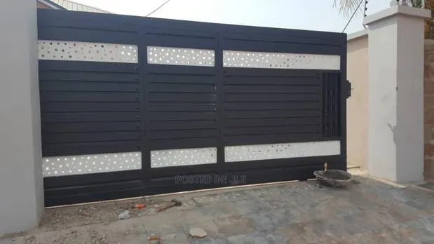 Strong Galvanize Main Gate · Photo 1