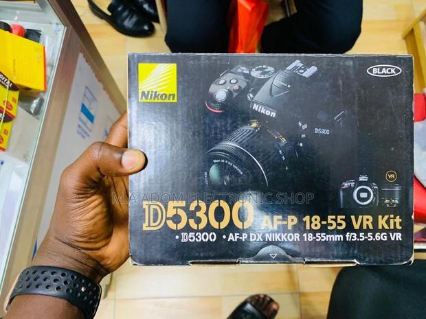 24.2mp Cmos Nikon D5300 Camera With Lens · Photo 1