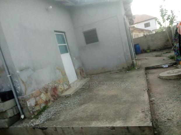 Huge Apartment at Ashaley Botwe School Junction · Photo 5
