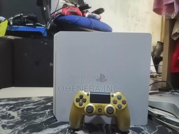Ps4 Slim Jailbreaked With FC27+More Games + 2 Controllers · Photo 2