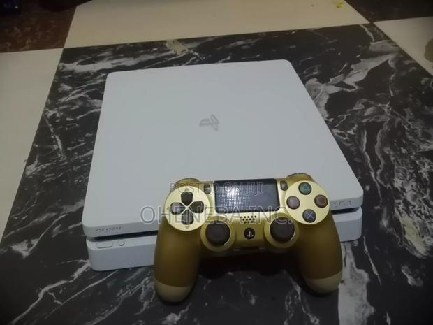 Ps4 Slim Jailbreaked With FC27+More Games + 2 Controllers · Photo 4
