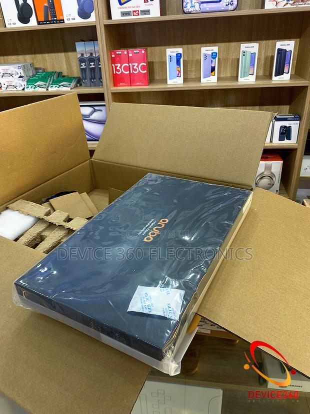 Aruba Networking CX 6300M 24 Ports Switch · Photo 2