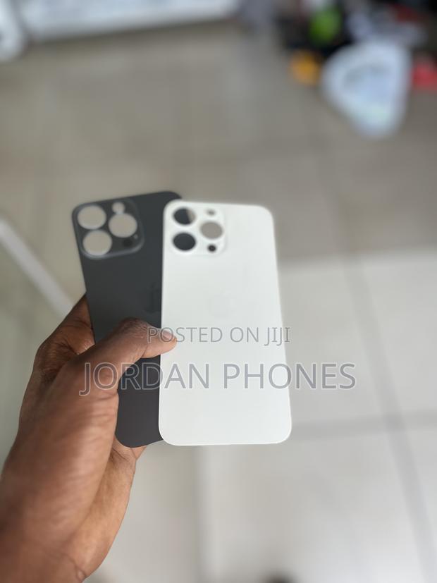  iPhone 15 Pro Max Back Glass · Photo 1