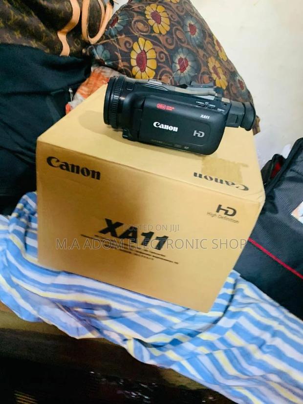 Canon XA11: Your All-in-One Video Solution · Photo 1