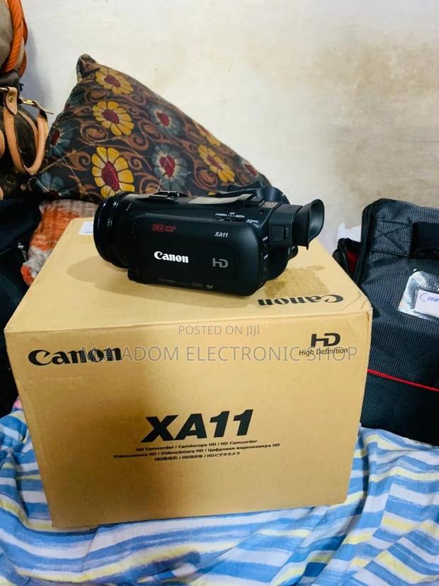 Canon XA11: Your All-in-One Video Production Solution · Photo 1
