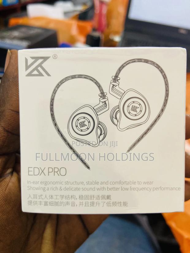 Kz Edx Pro In-ear Stage Monitor Wired Headphone Detachable · Photo 1