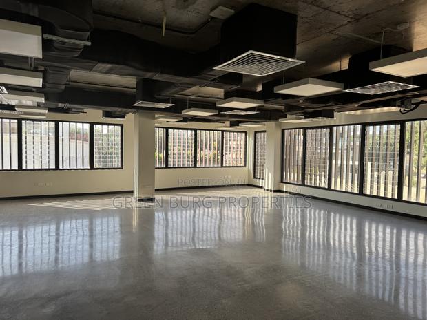 Office Space to-Let · Photo 4