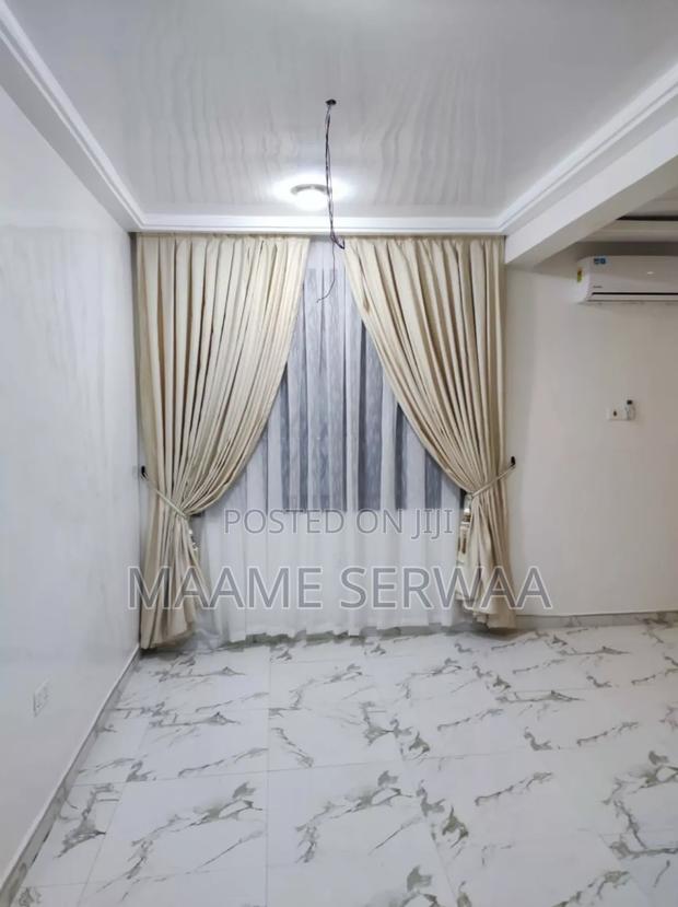 Curtains and More · Photo 4