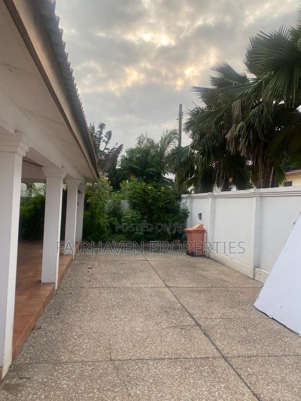 3bdrm House in Cantonment/Labone, Cantonments for rent · Photo 3