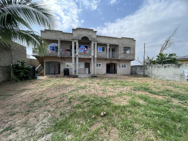 6bdrm House in Fredimens Real, Awutu Senya East Municipal for sale · Photo 2