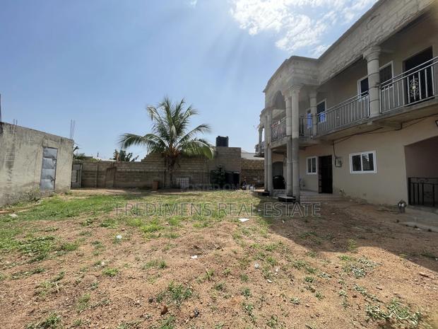 6bdrm House in Fredimens Real, Awutu Senya East Municipal for sale · Photo 4