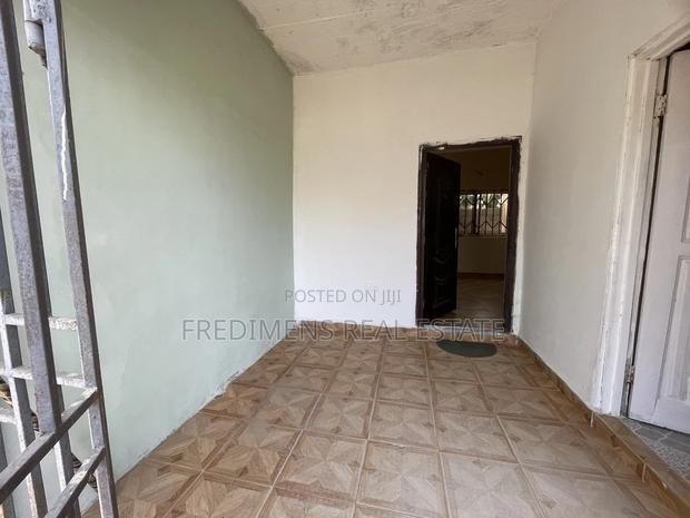 6bdrm House in Fredimens Real, Awutu Senya East Municipal for sale · Photo 8