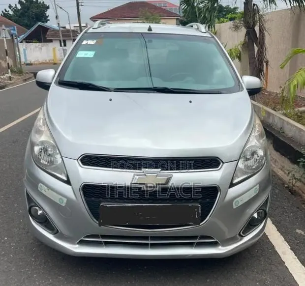 Chevrolet Spark 1LT 2013 Silver · Photo 1